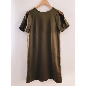 Crew-neck dress w/back opening
